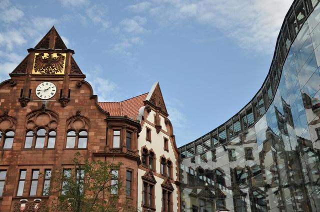 Berswordthalle und Rathaus © Stefanie Kleemann, Dortmund-Agentur, Quelle Stadt Dortmund