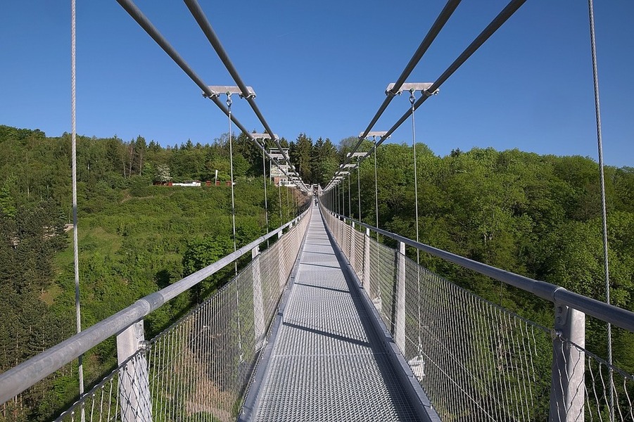 Längste Hängeseilbrücke Europas "Titan-RT"